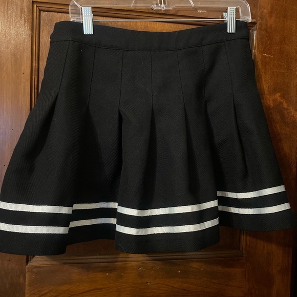 H&M Divided brand pleated mini skater skirt! - Picture 2 of 4